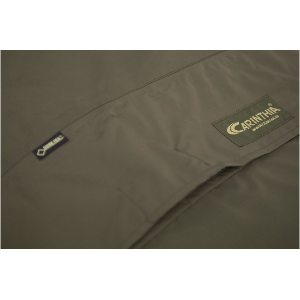 Sur - sac de couchage COMBAT GTX Carinthia - Vert olive - Welkit.com